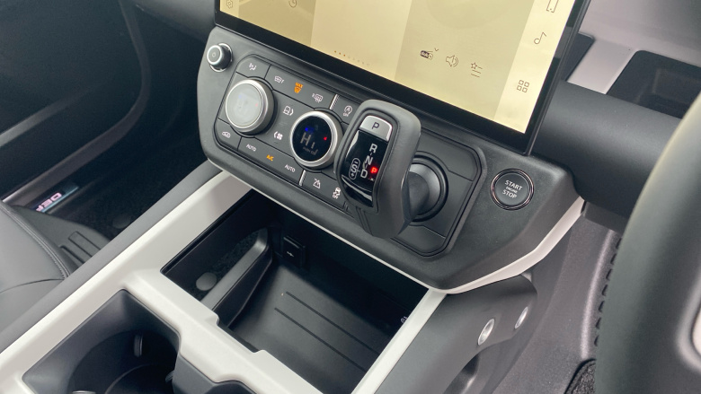 Land Rover Defender 3.0 D250 X-Dynamic SE 90 3dr Auto Diesel Estate